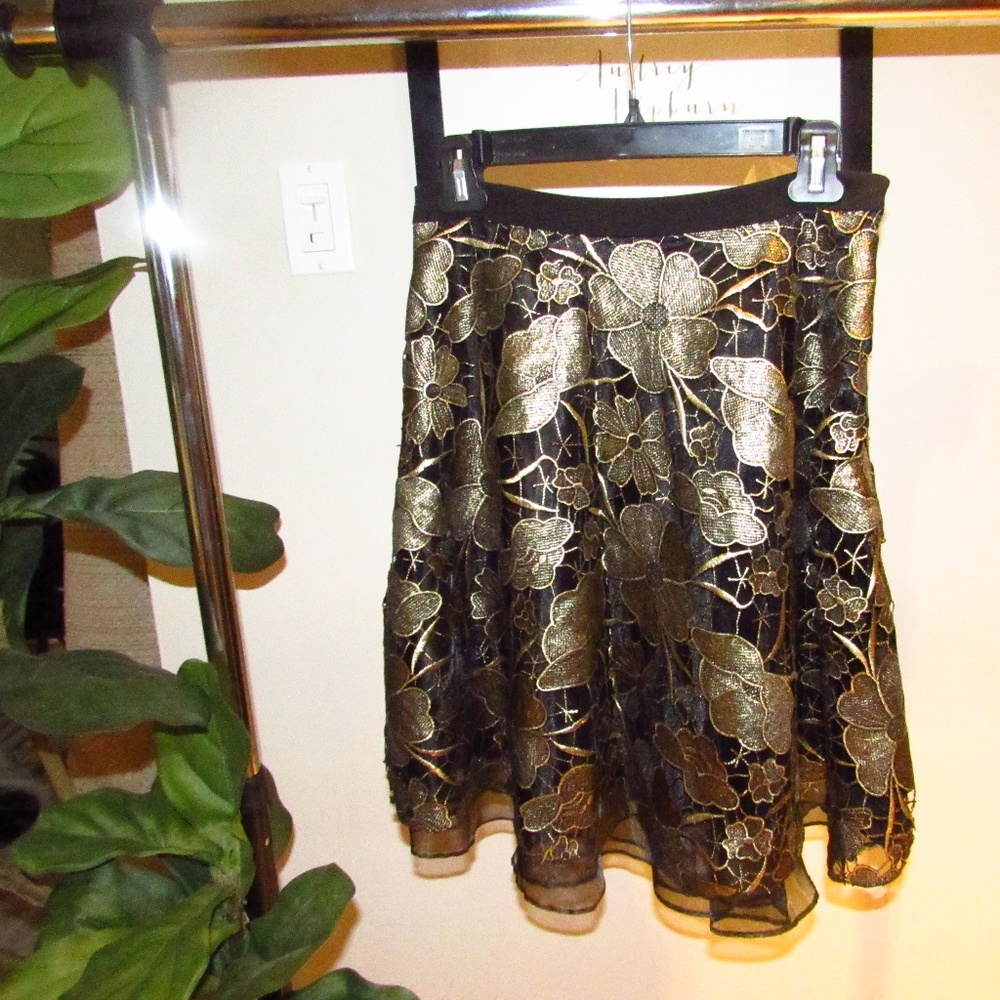 Eva Franco Gold Floral Embroidered Skirt - Size 6P - Vintage Inspired A-Line